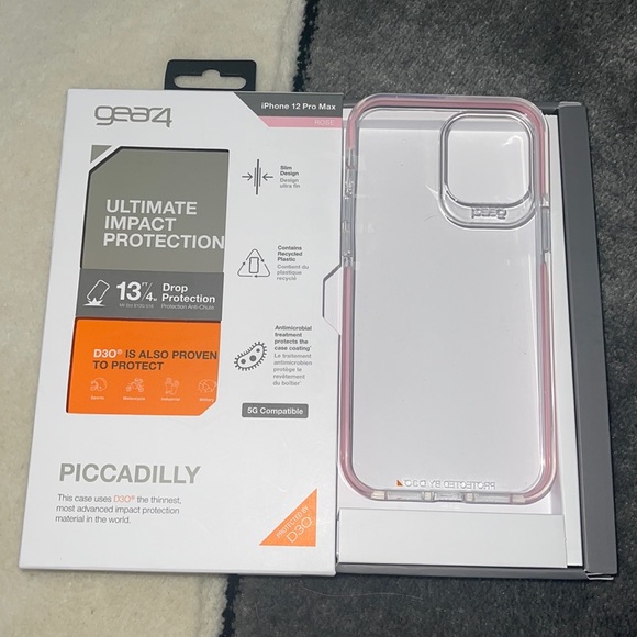 gear4 Clear case with Pink Trim 🎀 - Picture 3 of 4